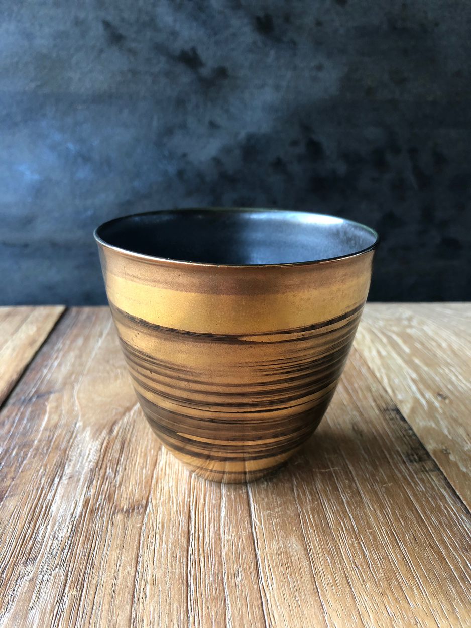 porcelain-tea-bowl-handmade-beatrice-deschenaux-galerie-h-geneva-carouge