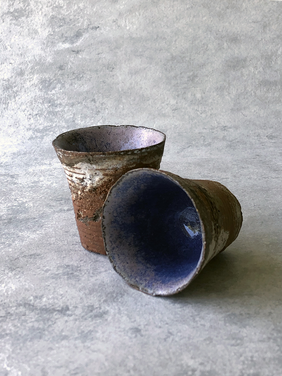 Petite-tasse-fossile-gres-porcelaine-fossile-ceramique-contemporaine-Yusuke-Offhause-galerie-h-Carouge