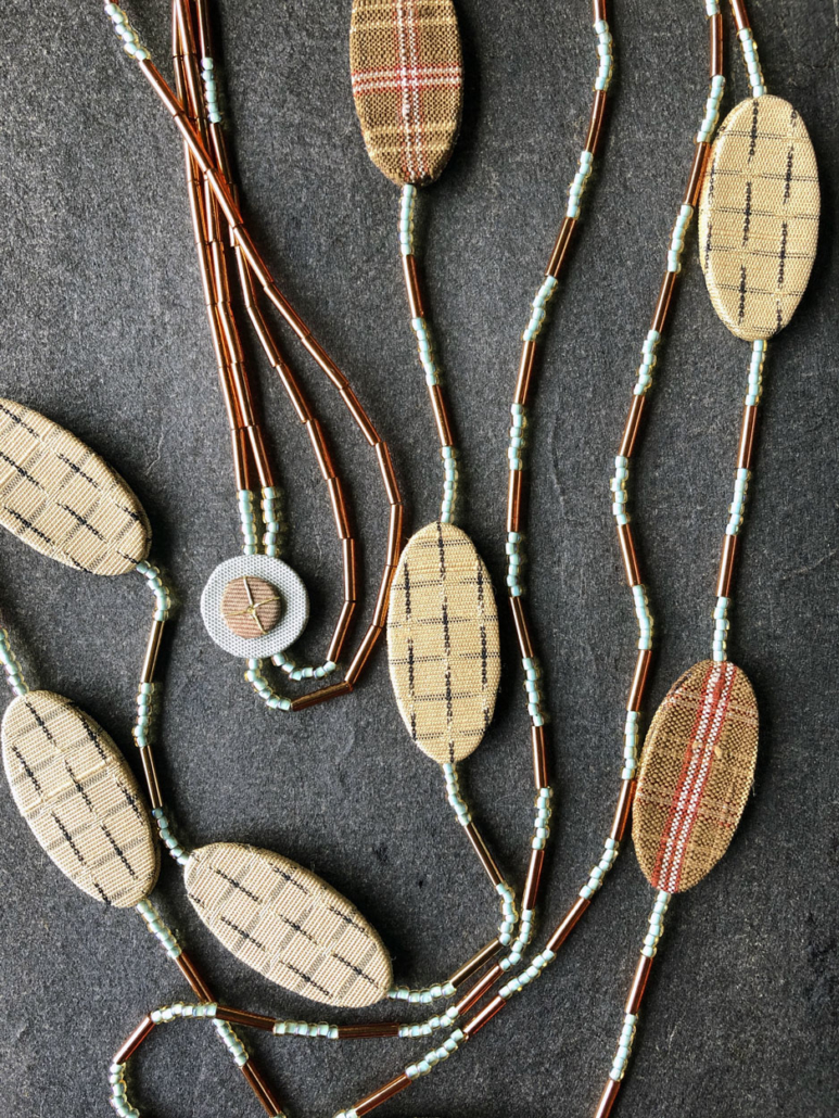textile-jewellery-necklace-kimono-silk-handmade-beads-contemporary-jewellery-designer-valerie-hangel-geneva