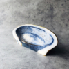 ceramique-contemporaine-porcelaine-argile-feu-de-bois-lustre-or-impression-assiette-paul-scott-geneve