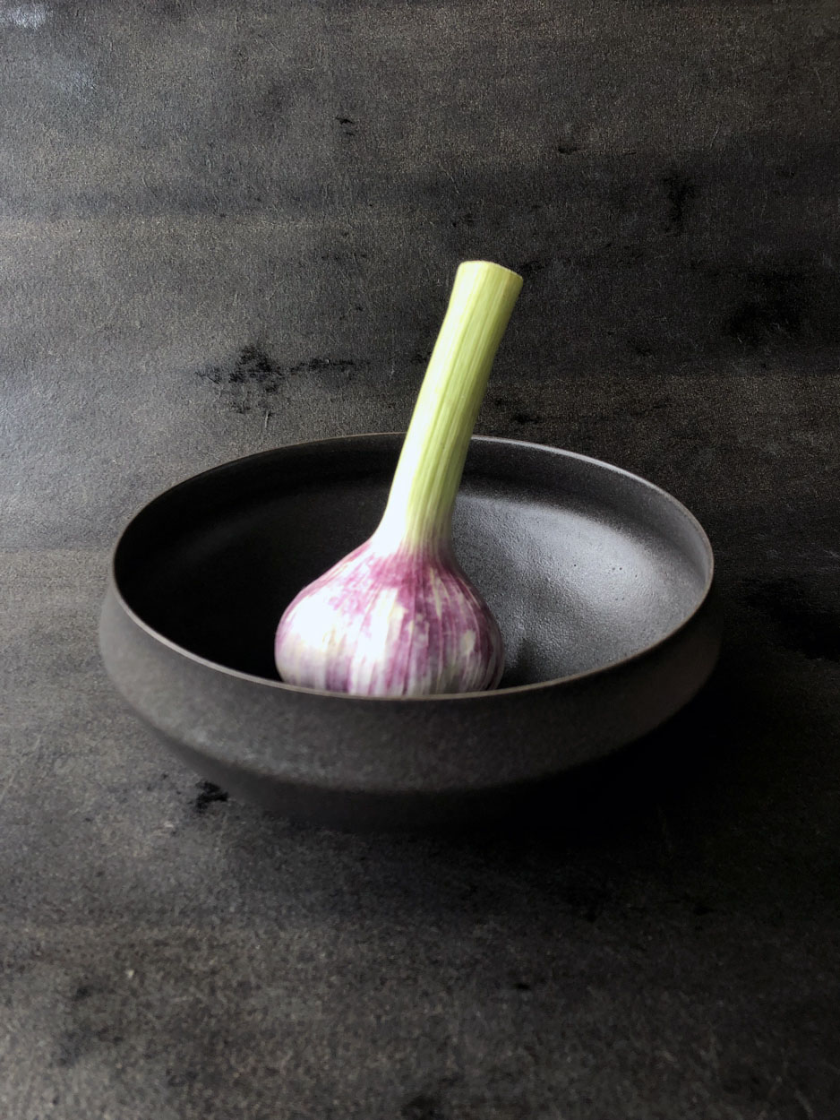 ceramic-bowl-contemporary-porcelain-tableware-handmade-bokyung-corea-craftsman-galerie-h-carouge