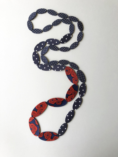 necklace-carmen-twill-silk-tie-lanvin-creation-textile-contemporary-jewelry-unique-piece-handmade-valerie-hangel-galerie-h-carouge-geneva