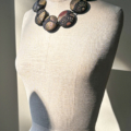 collier-hiroko-or-accessoire-bijoux-textile-soie-kimono-collection-galerie-h-valerie-hangel-bijoutière-geneve