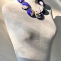 collier-hiroko-ombrelle-creation-bijoux-textile-contemporain-soie-kimono-fait-main-valerie-hangel-galerie-h-carouge-geneve