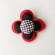 valerie-hangel-creation-bijoux-textile-soie-vintage-broche-fleure-collection-butterfly-galerie-h-carouge-geneve