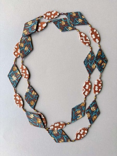 silk-necklace-contemporary-jewellery-silk-tie-forrtuny-cottonr-hdesigner-valerie-hangel-geneva