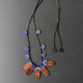 plume-collier-soie-impression-textile-bijoux-valerie-hangel-carouge-geneve
