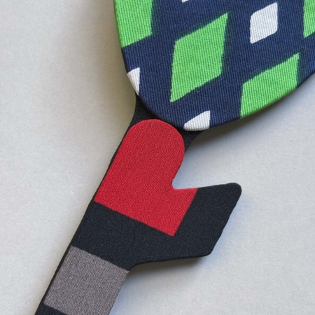 broche-tulipe-dessin-losange-accessoire-soie-foulard-bijoux-valerie-hangel-carouge