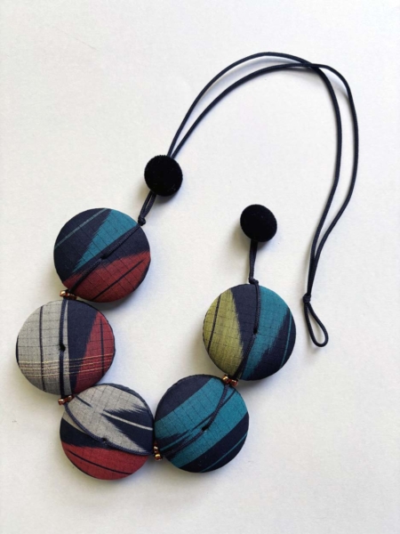 collier-hiroko-turquoise-perles-soie-kimono-artisanat-contemporain-creation-valerie-hangel-carouge