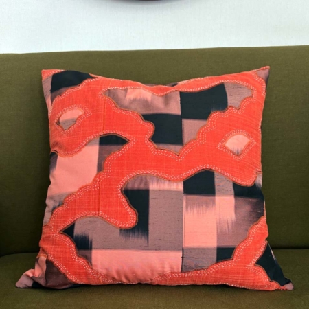 coussin-interieur-decoration-textile-coton-soie-kimono-applications-artisanat-art-valerie-hangel-carouge-geneve