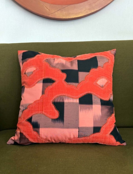 coussin-interieur-decoration-textile-coton-soie-kimono-applications-artisanat-art-valerie-hangel-carouge-geneve